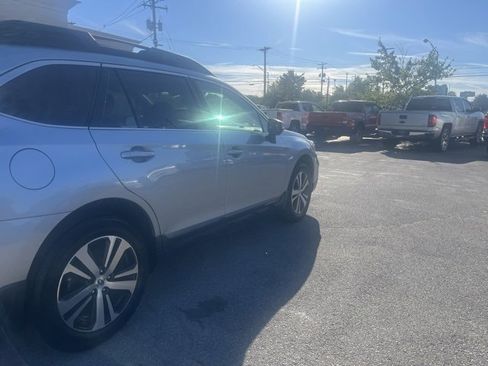 Used 2019 Subaru Outback 2.5i Limited image 9
