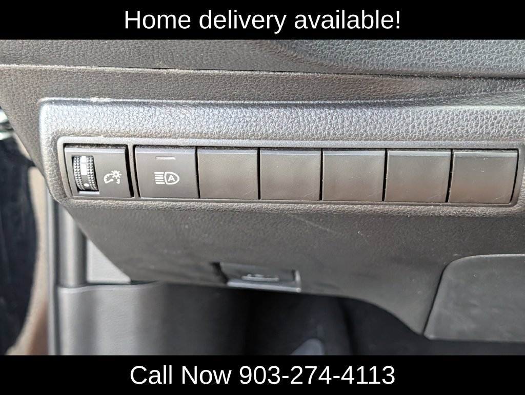 Used 2025 Toyota Corolla LE FWD image 25