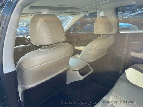Used 2019 Lexus LS 500 w/ Accessory Package (Z2) RWD image 19