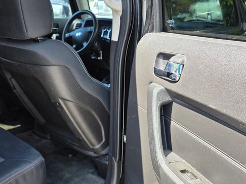Used 2006 HUMMER H3 w/ Chrome Appearance Package AWD/4WD image 16