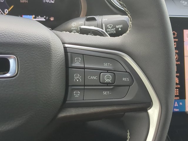 Used 2026 Jeep Grand Cherokee Limited w/ Limited Altitude Package AWD/4WD image 31