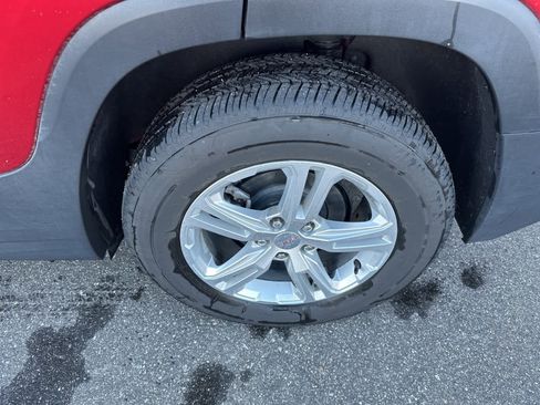 Used 2024 GMC Terrain SLE w/ Driver Convenience Package image 11