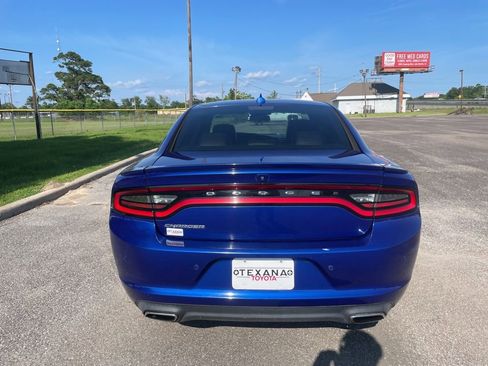 Used 2020 Dodge Charger SXT w/ Plus Group RWD image 6