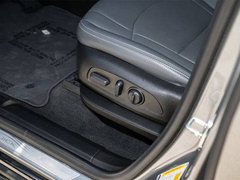 Used 2024 Buick Enclave Essence w/ Sport Touring Edition image 21