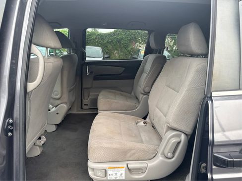 Used 2015 Honda Odyssey LX image 11