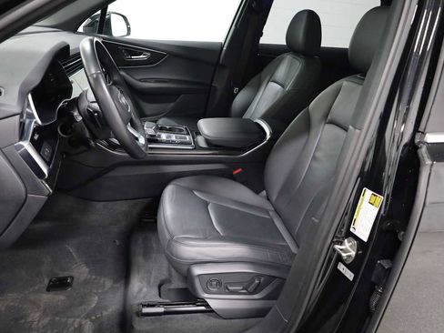 Used 2022 Audi Q7 Premium w/ Convenience Package image 5
