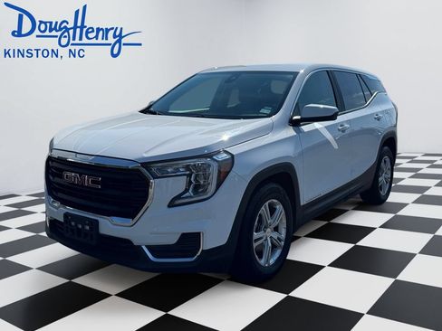 Used 2024 GMC Terrain SLE FWD image 1