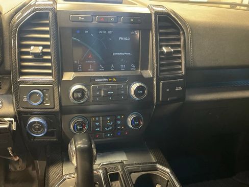 Used 2019 Ford F150 Lariat w/ Equipment Group 502A Luxury AWD/4WD image 30