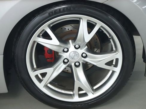Used 2010 Nissan 370Z Roadster RWD image 37