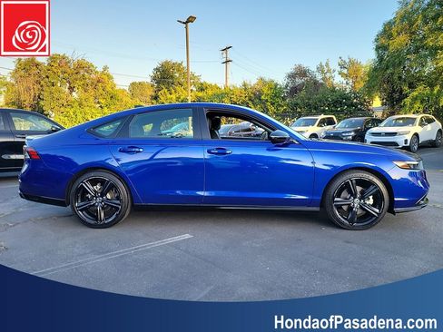 Used 2024 Honda Accord Sport image 4