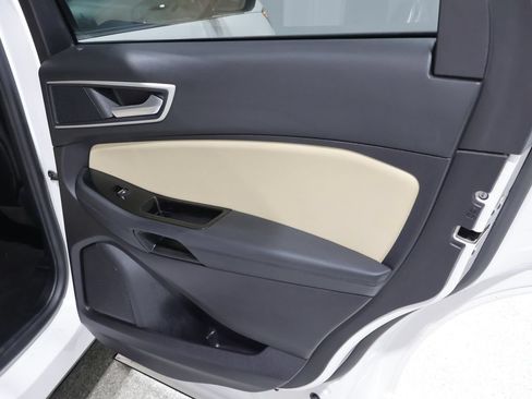 Used 2019 Ford Edge SEL w/ Equipment Group 201A AWD/4WD image 24