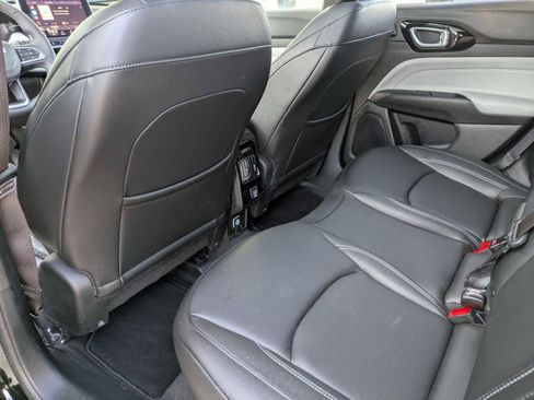 Used 2025 Jeep Compass Limited w/ Sun & Sound Group AWD/4WD image 17