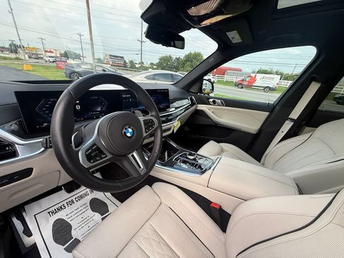 Used 2025 BMW X5 M60i AWD/4WD image 14