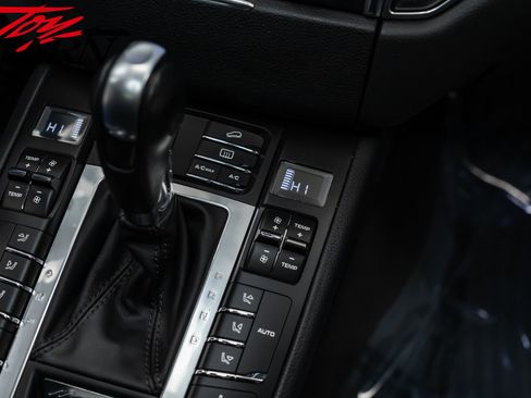 Used 2018 Porsche Macan GTS image 42