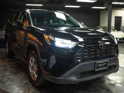 Used 2023 Toyota RAV4 XLE image 5