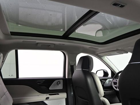 New 2026 Lincoln Aviator Reserve AWD/4WD image 17