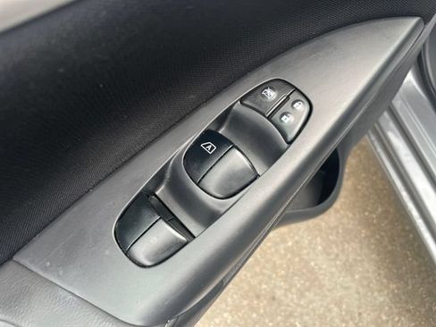 Used 2017 Nissan Sentra SV FWD image 21