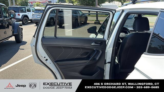 Used 2023 Volkswagen Tiguan SE R-Line AWD/4WD image 21