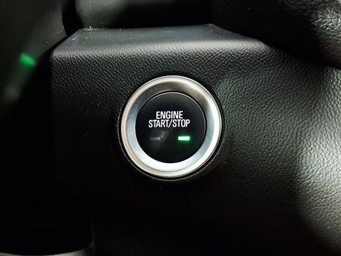 Used 2018 GMC Terrain SLE w/ Driver Convenience Package image 17