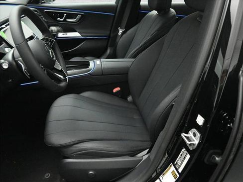 New 2026 Mercedes-Benz E 350 4MATIC Sedan image 9