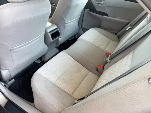 Used 2017 Toyota Camry LE FWD image 18