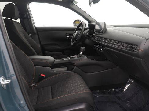 Used 2025 Honda HR-V Sport image 12