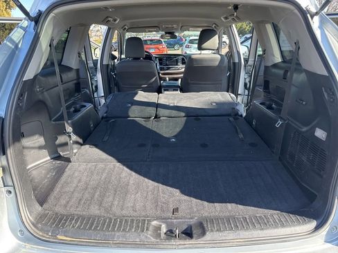 Used 2019 Toyota Highlander LE image 19