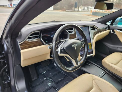 Used 2016 Tesla Model S 90D image 28