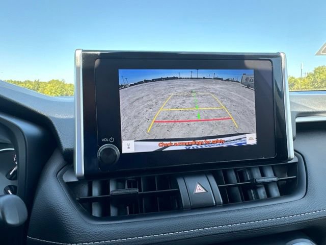 Used 2025 Toyota RAV4 XLE AWD/4WD image 14