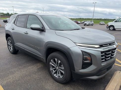 Used 2026 Chevrolet Equinox LT FWD image 1