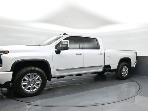 Used 2024 Chevrolet Silverado 3500 High Country w/ High Country Premium Package image 7