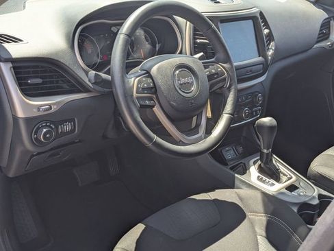 Used 2016 Jeep Cherokee Latitude w/ Comfort & Sound Group FWD image 11