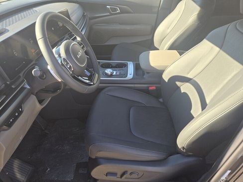 New 2026 Kia Carnival LXS image 6