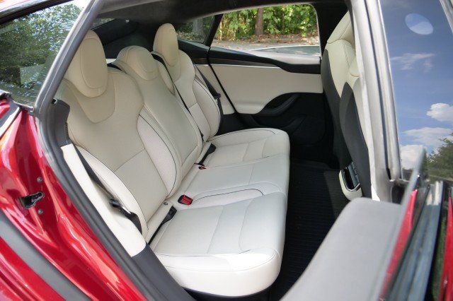 Used 2023 Tesla Model S Plaid AWD/4WD image 34