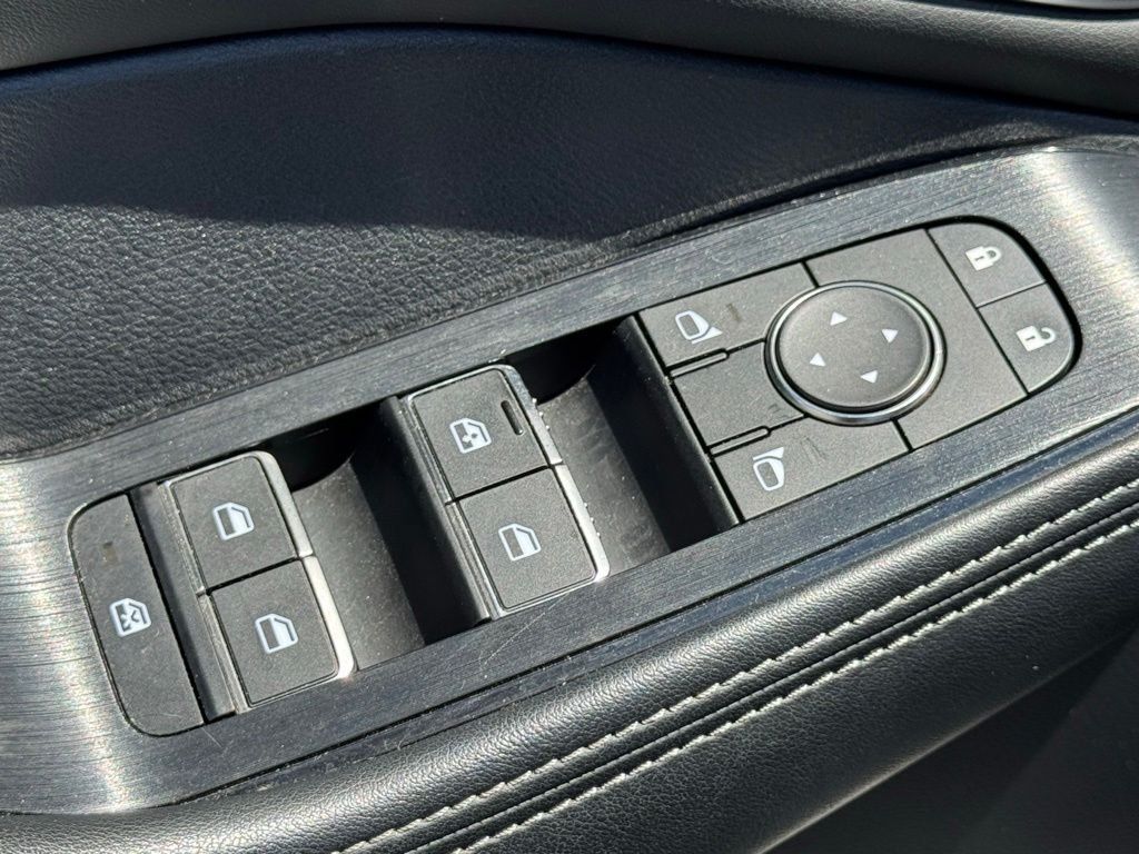 Used 2024 Nissan Rogue Platinum w/ Platinum Premium Package FWD image 18