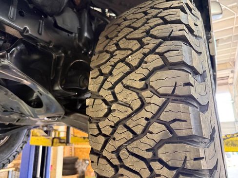 Used 2002 Toyota Land Cruiser image 35