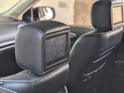 Used 2019 INFINITI QX60 Luxe w/ Sensory Package AWD/4WD image 39