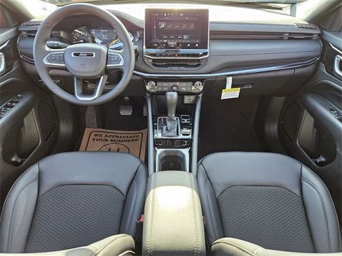New 2026 Jeep Compass Latitude image 7