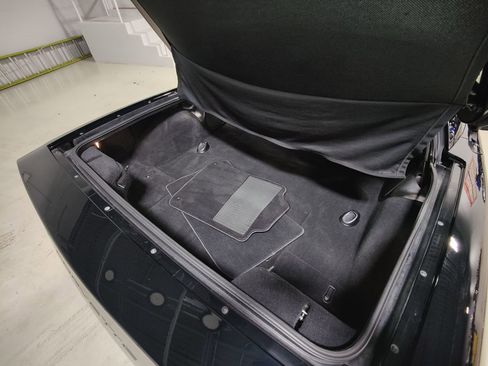 Used 2004 Chevrolet Corvette Coupe w/ Preferred Equipment Group image 11