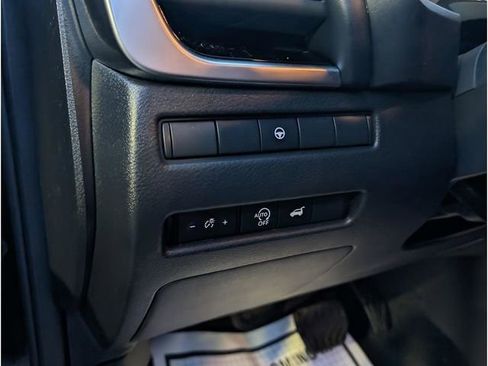 Certified 2025 Nissan Rogue SV image 16