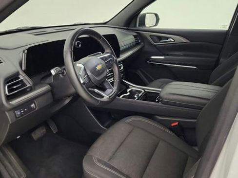 Used 2024 Chevrolet Traverse LT FWD image 15