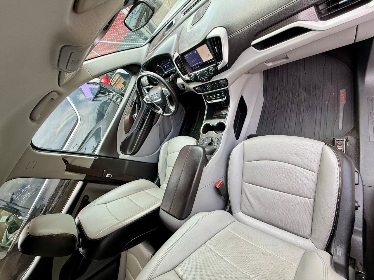 Used 2020 GMC Terrain SLT w/ Preferred Package FWD image 31