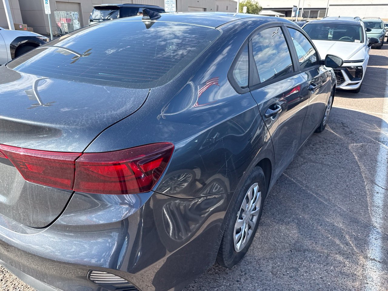 Used 2022 Kia Forte Sedan FWD image 3