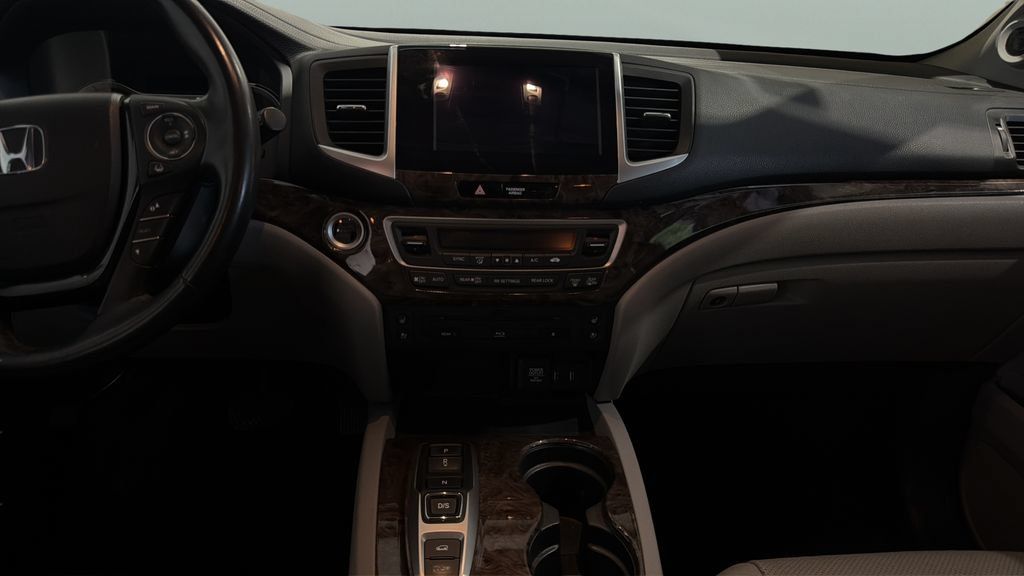 Used 2016 Honda Pilot Elite image 10