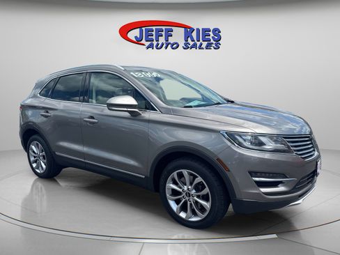 Used 2017 Lincoln MKC Select w/ Lincoln MKC Climate Package AWD/4WD image 3