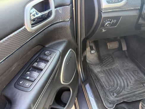 Used 2016 Jeep Grand Cherokee SRT image 20