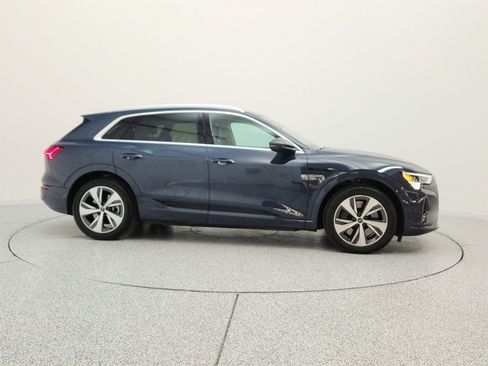 Used 2024 Audi Q8 e-tron Premium AWD/4WD image 4
