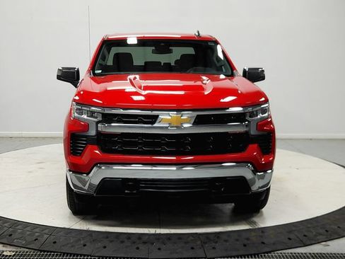 Used 2024 Chevrolet Silverado 1500 LT AWD/4WD image 3