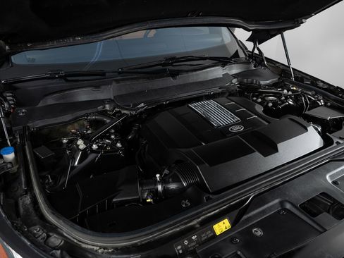 Used 2018 Land Rover Discovery HSE Luxury image 48