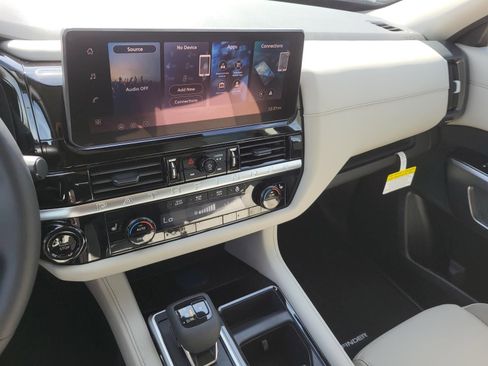 New 2026 Nissan Pathfinder SL image 3